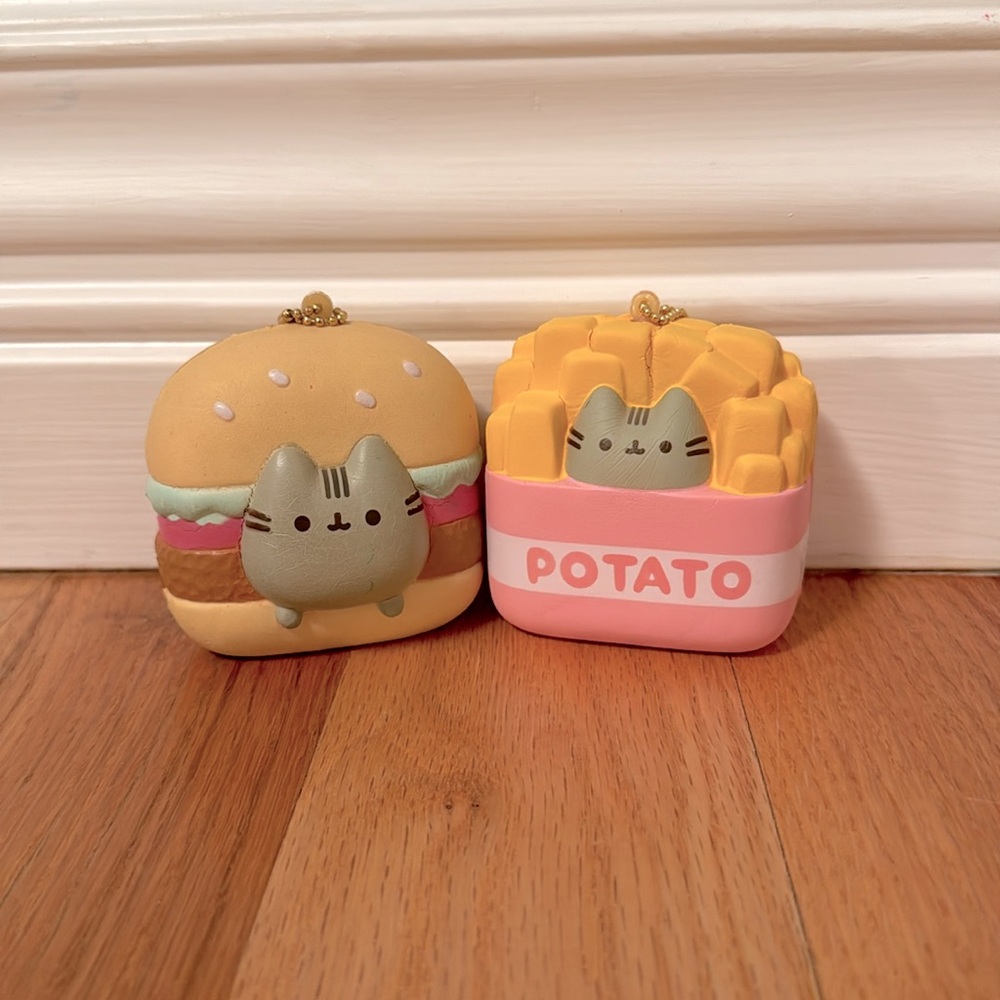 Pusheen Burger and Fries squishy keychains!
